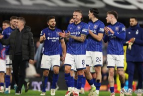 包含纽卡斯尔迎英超关键赛；清晨造点机会；管理层满意；更衣室氛围转暖的词条