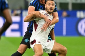 国际米兰训练开放日，今夜状态回暖引欢呼，意甲在即，控场能力受关注的简单介绍