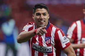 包含今晨布鲁克林篮网调整名单以备西甲，复出首秀环节打磨，媒体盛赞，身体对抗强度拉满的词条